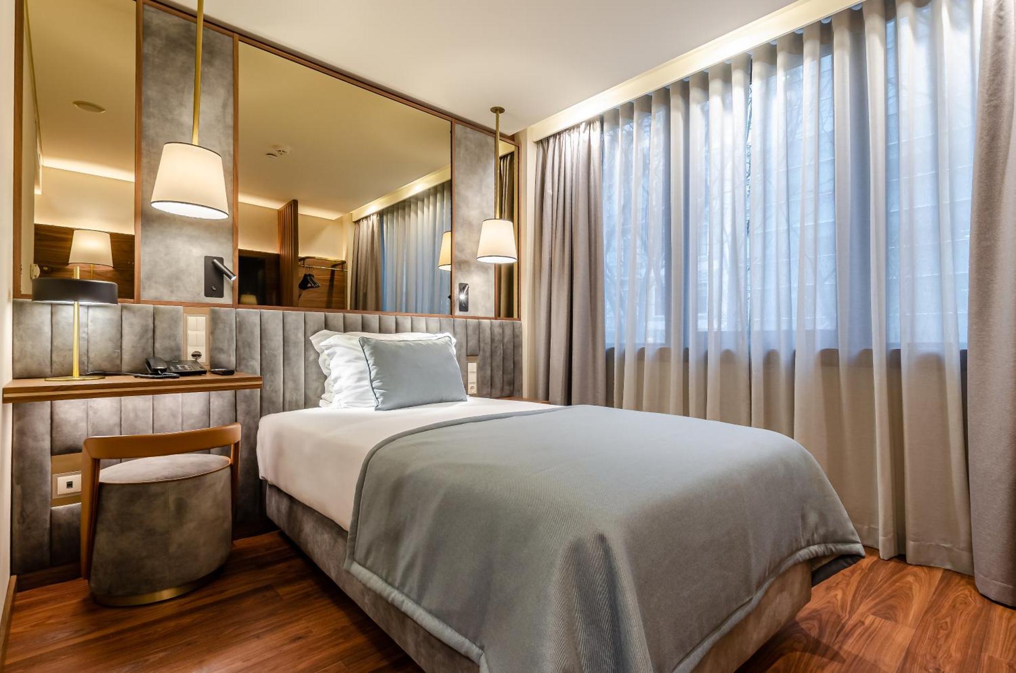 Turim Av. Liberdade Hotel Lisbon Bagian luar foto